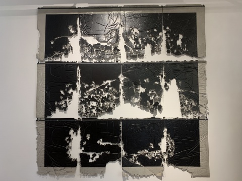 安德雷·小松(Andre Komatsu)《结构现实#12》 300x300cm 钢丝网、钢、螺丝、水基漆、水泥面清漆 2017
安德雷·小松(Andre Komatsu)《结构现实#12》 300x300cm 钢丝网、钢、螺丝、水基漆、水泥面清漆 2017