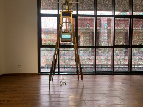 20万小组 《玲珑蓬》110x110x322cm 综合材料 2017 20万小组 《玲珑蓬》110x110x322cm 综合材料 2017