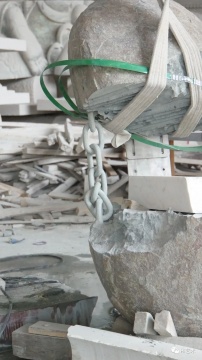 杨振中作品机器雕刻及底座安装的过程
杨振中作品机器雕刻及底座安装的过程
