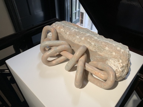 《现形 M》31×21×12cm 彩霞石 2020
《现形 M》31×21×12cm 彩霞石 2020