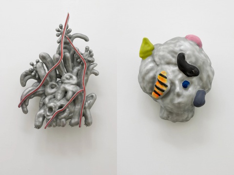 左:颜石林《2020年的第一道闪电》55×26×75cm 铸铝、丙烯 2020
右:颜石林《一些烦人的东西装饰了我的脸》30×22×33cm 铸铝、丙烯 2020
左:颜石林《2020年的第一道闪电》55×26×75cm 铸铝、丙烯 2020
右:颜石林《一些烦人的东西装饰了我的脸》30×22×33cm 铸铝、丙烯 2020