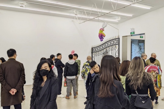 展览开幕现场的观众
展览开幕现场的观众