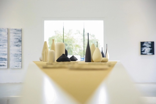 松艺术区左儿个展,一位跨界艺术家的绘画实践 松艺术区左儿个展,一位跨界艺术家的绘画实践