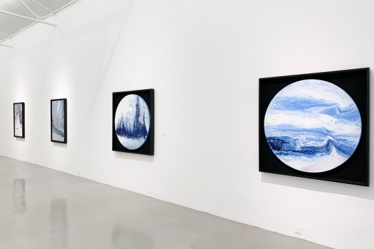 松艺术区左儿个展,一位跨界艺术家的绘画实践 松艺术区左儿个展,一位跨界艺术家的绘画实践