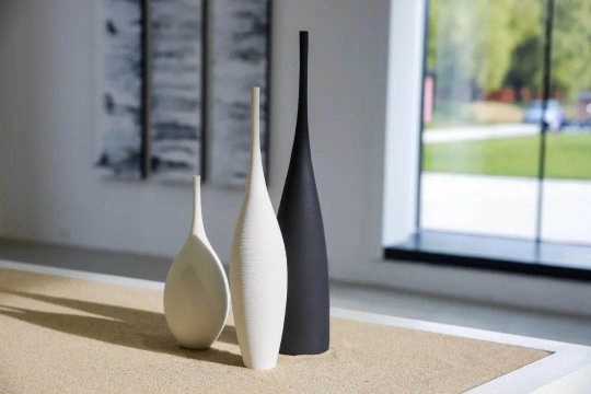 松艺术区左儿个展,一位跨界艺术家的绘画实践 松艺术区左儿个展,一位跨界艺术家的绘画实践