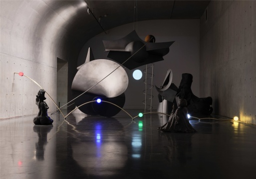 刘韡《散场/OVER》,龙美术馆(西岸馆)展览现场
刘韡《散场/OVER》,龙美术馆(西岸馆)展览现场