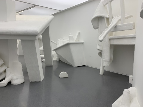 这座嘉陵江边的美术馆太凡尔赛了,“六个盒子”展览在此规划空间新概念 这座嘉陵江边的美术馆太凡尔赛了,“六个盒子”展览在此规划空间新概念