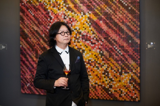 轩尼诗百乐廷皇禧再度携手艺术家丁乙 ART021 盛会续写“精准”传奇