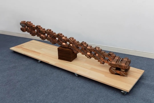 臧坤坤 《直立 II Upright II》  240×60×64.5cm 综合材料 2017
