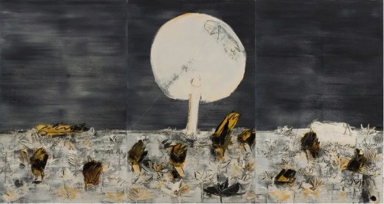 刘锋植《 凝固的月色》160x100cm x3 布面油画 2003 图片致谢艺术家和艺•凯旋画廊
刘锋植《 凝固的月色》160x100cm x3 布面油画 2003 图片致谢艺术家和艺•凯旋画廊