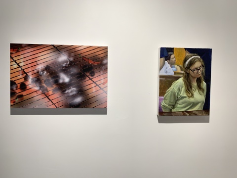 （左）路易莎·加利亚尔迪 《热情》 40x60 cm 凝胶、喷墨打印 2019

（右）龚剑 《缪斯 No.3》  45x35 cm  布面丙烯 2020
