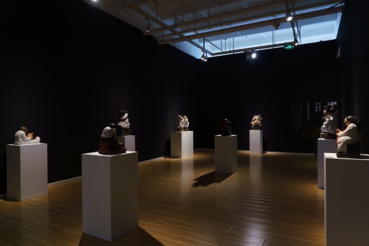 任俊华个展“归回”亮相Hi艺术中心,以质朴木雕诉说温馨情感 任俊华个展“归回”亮相Hi艺术中心,以质朴木雕诉说温馨情感