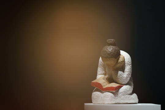 任俊华个展“归回”亮相Hi艺术中心,以质朴木雕诉说温馨情感 任俊华个展“归回”亮相Hi艺术中心,以质朴木雕诉说温馨情感
