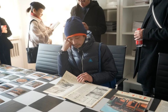 阿莱夫时空研究所所长梁琛“莅临”外交公寓12号,并进行改造工作 阿莱夫时空研究所所长梁琛“莅临”外交公寓12号,并进行改造工作