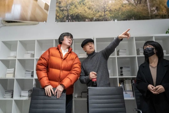 阿莱夫时空研究所所长梁琛“莅临”外交公寓12号,并进行改造工作 阿莱夫时空研究所所长梁琛“莅临”外交公寓12号,并进行改造工作