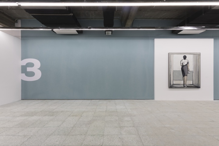 展览现场的“背影”
展览现场的“背影”