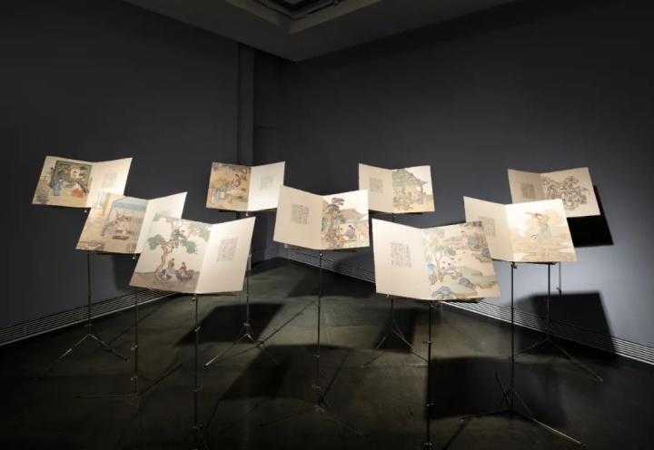 彭薇 《梦中人》 38×60cm×9 九册一组 水墨、麻纸、不锈钢乐谱架 2020
彭薇 《梦中人》 38×60cm×9 九册一组 水墨、麻纸、不锈钢乐谱架 2020