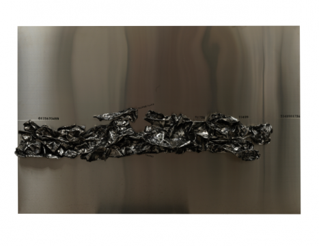 《物的褶皱-67》100x180cm 不锈钢、铝 2020
《物的褶皱-67》100x180cm 不锈钢、铝 2020