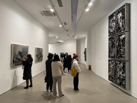 今日美术馆开幕王家增新展 铁的 “事件”就是弯曲就是世界本身 今日美术馆开幕王家增新展 铁的 “事件”就是弯曲就是世界本身