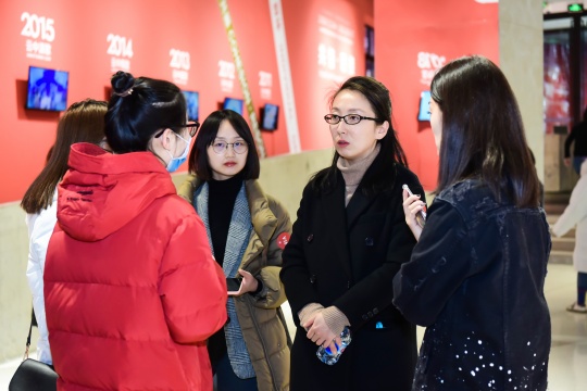 耿雪老师在现场与大家交流
耿雪老师在现场与大家交流