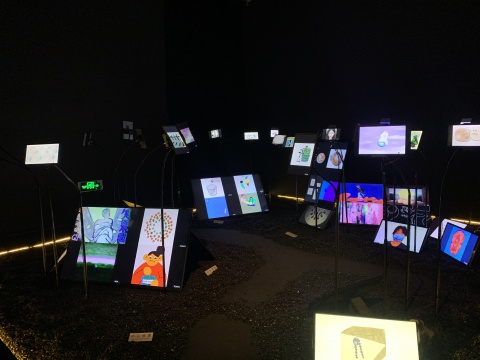 人人都被裹挟其中,时代美术馆馆新展把你拖入“现实” 人人都被裹挟其中,时代美术馆馆新展把你拖入“现实”