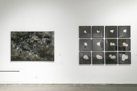 “Good News & Bad News”现场作品
“Good News & Bad News”现场作品