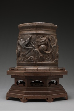 杨东鹰 《茶炉》 43×30×54cm 独版 铁着色加明代铁器 2020
杨东鹰 《茶炉》 43×30×54cm 独版 铁着色加明代铁器 2020
