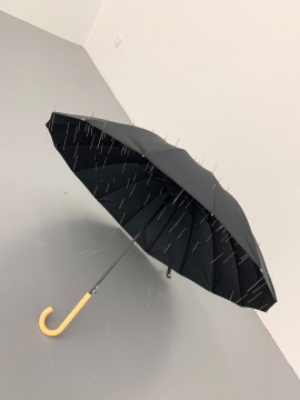 Ash Zing在拟像空间的个展,据说想卖一些从佛像身上打磨下来的粉末 Ash Zing在拟像空间的个展,据说想卖一些从佛像身上打磨下来的粉末