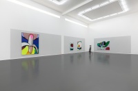 在最无聊中乐此不疲，高露迪新展“杂志”于空白空间开幕