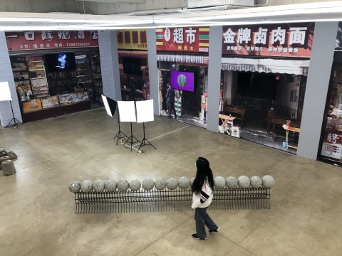 “沙滩哥”何利平为“市井”代言 “沙滩哥”何利平为“市井”代言