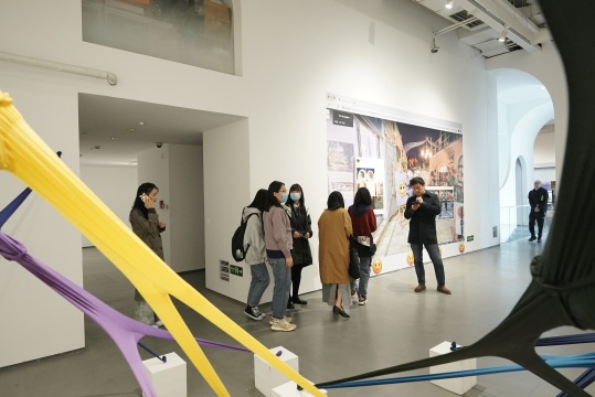 什么是快乐老家，“合成演进”向您展示虚假而真实的幸福