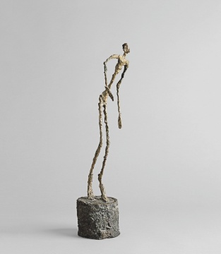 阿尔贝托·贾科梅蒂 《趔趄的男人》59.1×26.5×27.5cm 着色铜 1950
鸣谢路易威登基金会
阿尔贝托·贾科梅蒂 《趔趄的男人》59.1×26.5×27.5cm 着色铜 1950
鸣谢路易威登基金会