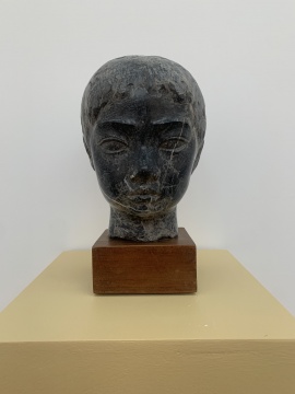 《小春》 22×16×15cm 黑玉 1981
《小春》 22×16×15cm 黑玉 1981