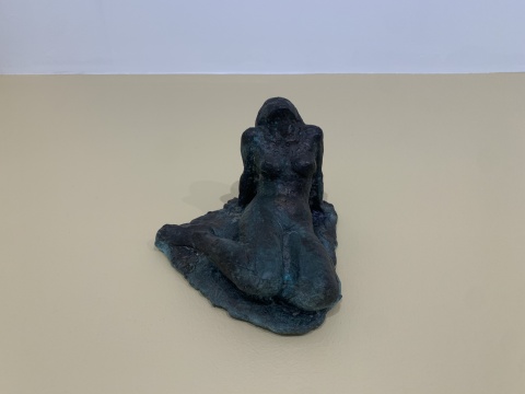 《仰头少女》 13×19×18cm 铜 1978
《仰头少女》 13×19×18cm 铜 1978