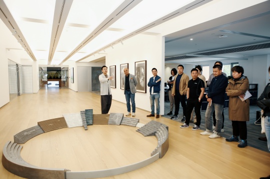 策展人陈鋆尧导览
策展人陈鋆尧导览