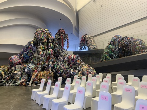 武宁亚 《武功计划》 尺寸可变 旧衣服、鞋子 2021
武宁亚 《武功计划》 尺寸可变 旧衣服、鞋子 2021