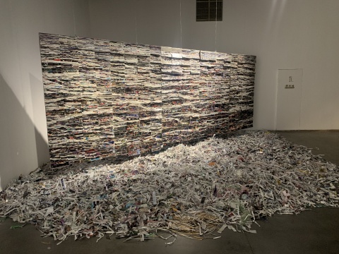 李枪 《海水》 550×215cm 杂志、书 2017
李枪 《海水》 550×215cm 杂志、书 2017