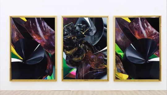 沈正麟 《The best view of heaven is from hell 》 161×230cm×3 布面油画
沈正麟 《The best view of heaven is from hell 》 161×230cm×3 布面油画