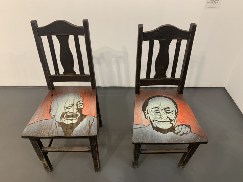 《相配》 高42cm 混合材料、旧椅子 2019 《相配》 高42cm 混合材料、旧椅子 2019