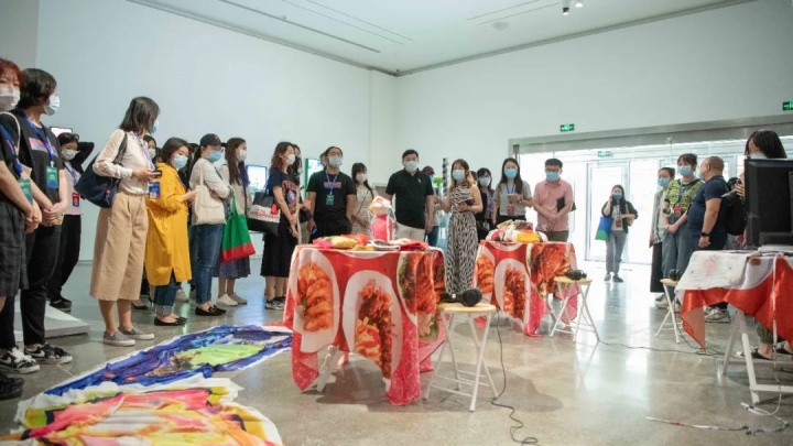 2020画廊周北京新势力单元策展人张涵露导览
2020画廊周北京新势力单元策展人张涵露导览