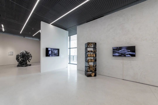 “激浪之城：世纪之交的艺术与上海”展览现场，UCCA Edge，2021
