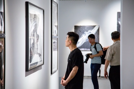 “非常形——霜凝抽象艺术新作展”展览现场
“非常形——霜凝抽象艺术新作展”展览现场