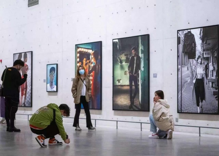 “Flash：Chen Man”摄影展 展览现场（2021）
