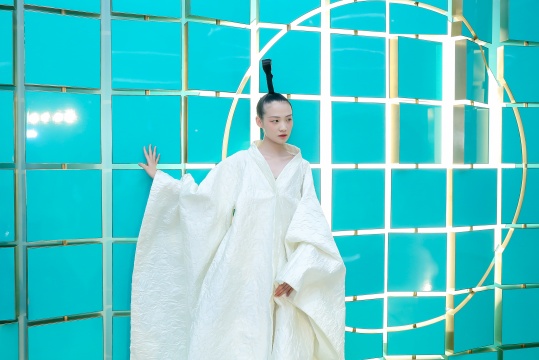 CBAD艺术中心开幕首展：衍色·衡美