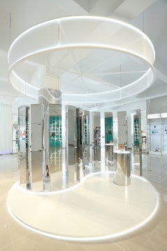 CBAD艺术中心开幕首展：衍色·衡美