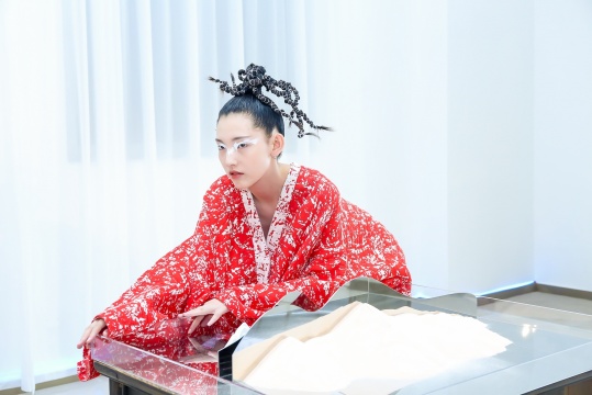 CBAD艺术中心开幕首展：衍色·衡美