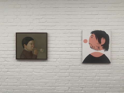 段建伟 《吹泡》 46×54cm 布面油画 2013
烟囱 《穿黑T恤的我之二》 60×50cm 布面丙烯 2017
段建伟 《吹泡》 46×54cm 布面油画 2013
烟囱 《穿黑T恤的我之二》 60×50cm 布面丙烯 2017