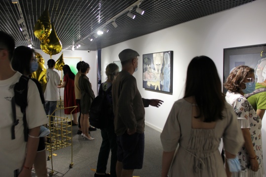 “云泥” 芳草地画廊开幕式现场
“云泥” 芳草地画廊开幕式现场
