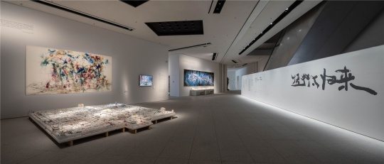 “蔡国强:远行与归来”浦东美术馆展览现场,2021,顾剑亨摄,蔡工作室提供
“蔡国强:远行与归来”浦东美术馆展览现场,2021,顾剑亨摄,蔡工作室提供