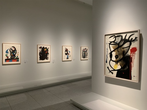 “胡安·米罗:女人·小鸟·星星”浦东美术馆展览现场,2021
“胡安·米罗:女人·小鸟·星星”浦东美术馆展览现场,2021